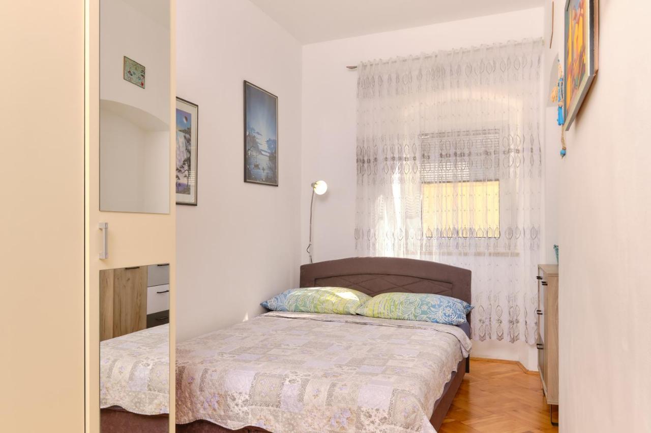 Snjezana Apartment Mali Lošinj Екстериор снимка