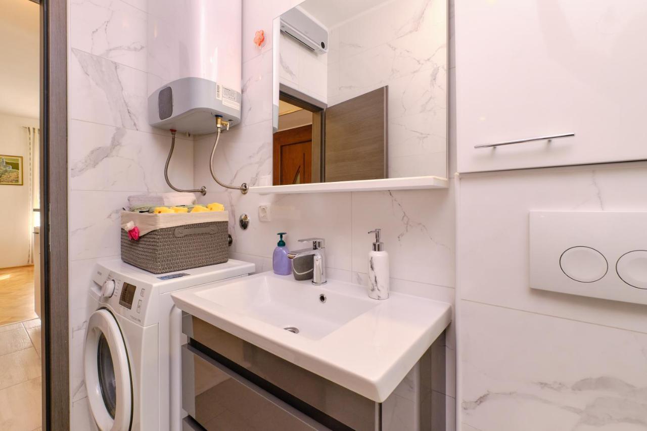Snjezana Apartment Mali Lošinj Екстериор снимка